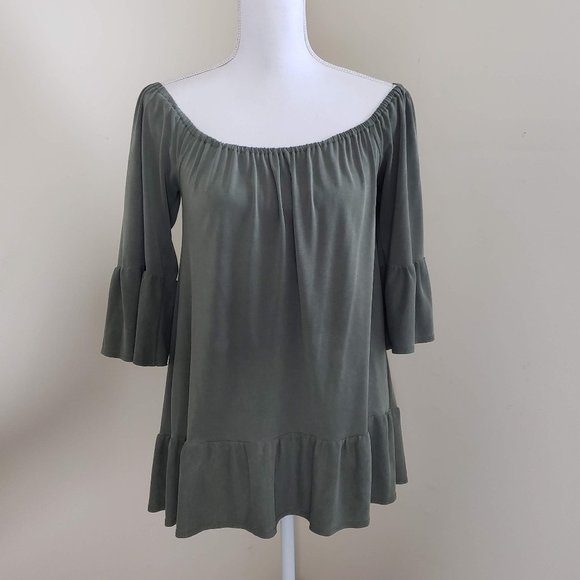 Green Envelope Off The Shoulder Ruffle Top Small - Picture 1 of 7